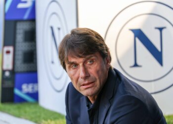 O contraste nos favoritos do Napoli para substituir Antonio Conte